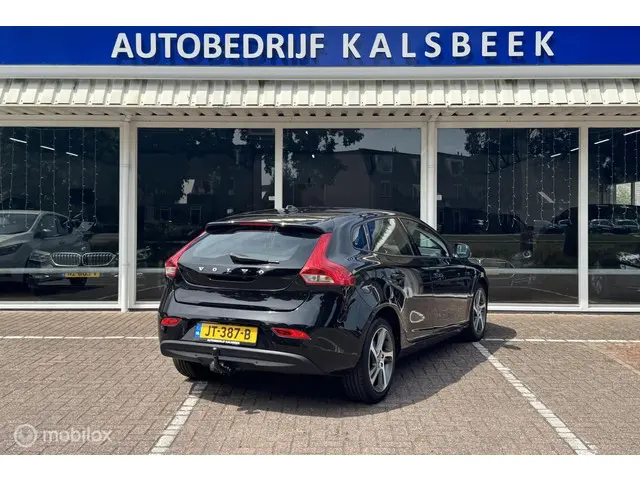 Volvo V40 2.0 T2 Summum 2016 Benzine 7