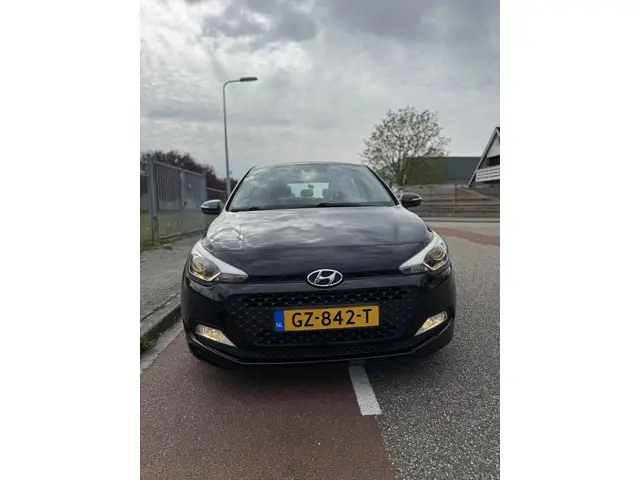 Hyundai i20 1.2 HP i-Motion Comfort 2015 Benzine 7