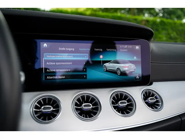 Mercedes-Benz E-Klasse Cabrio 200e 4MATIC 2021 Benzine 17