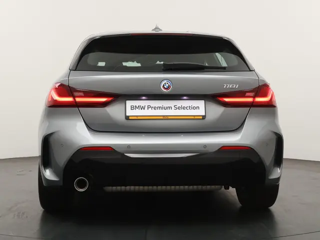 BMW 1 Serie 5-deurs 118i 2023 Benzine 9