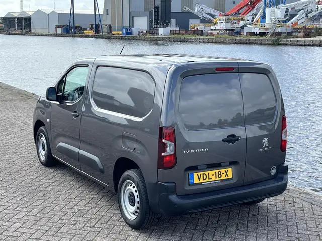 Peugeot Partner bestel 1.5 BlueHDI Asphalt 2019 Diesel 14