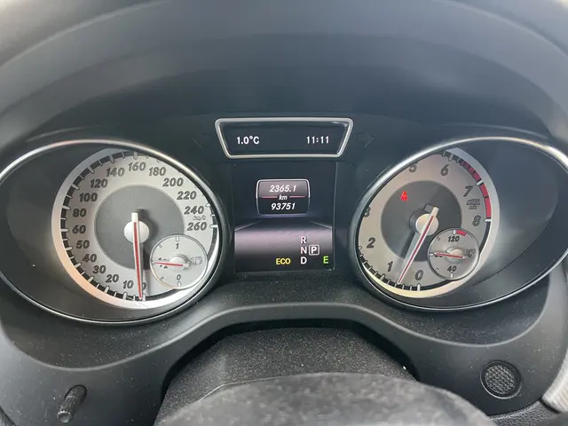 Mercedes-Benz GLA 200 Edition 1 2014 Benzine 7