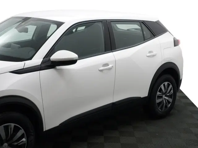 Peugeot 2008 1.2 PureTech Active- 2022 Benzine 22