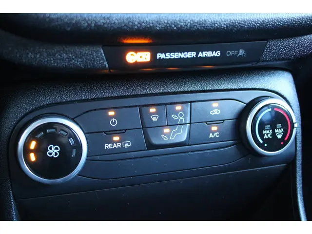 Ford Fiesta 1.1 Airco Navi Carplay PDC Nap 2017 Benzine 13