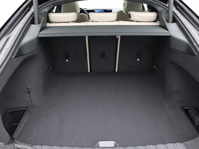 BMW i4 eDrive35 2024 Elektrisch 31