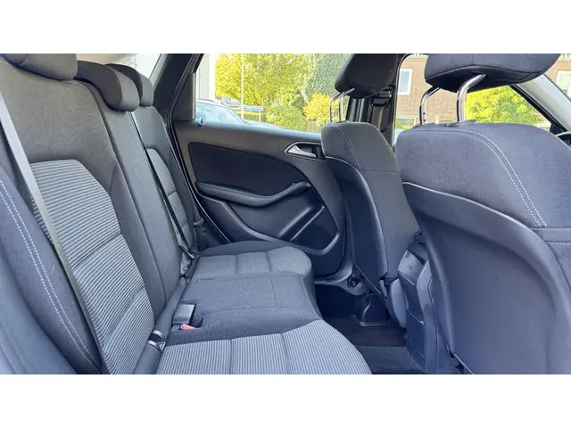 Mercedes-Benz B-Klasse 180 Ambition 2016 Benzine 13