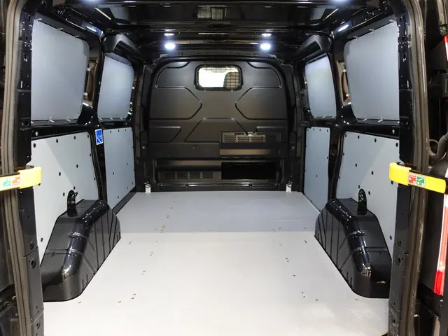 Ford Transit Custom 131pk Automaat L1H1 2019 Diesel 33