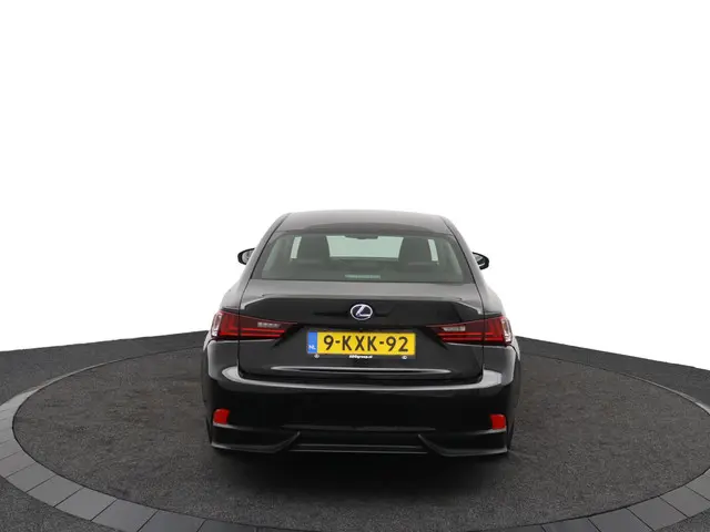 Lexus IS 300h 25th Edition 2013 Hybride Benzine 49
