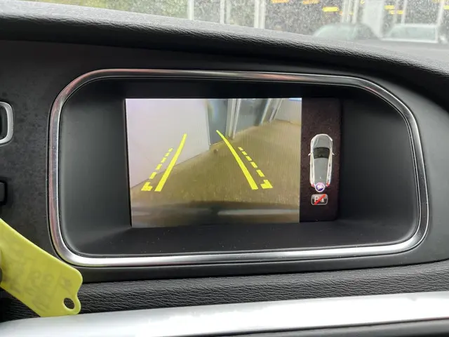 Volvo V40 1.5 T3 Polar+ Sport|Pano|17"| 2019 Benzine 19