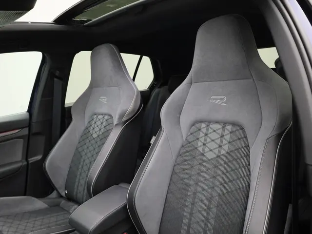 Volkswagen Golf 1.5eTSI/150PK R-Line DSG 2024 Benzine 6