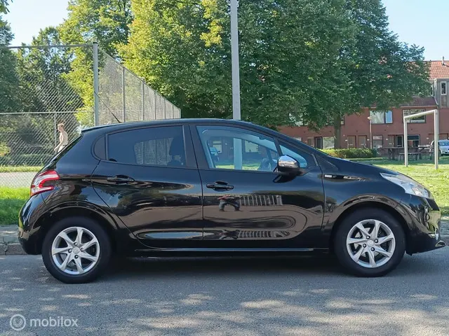 Peugeot 208 1.2 VTi Style 2014 Benzine 4