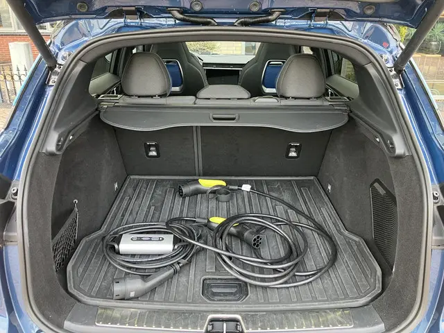 Lynk & Co 01 1.5 2024 Hybride Benzine 24