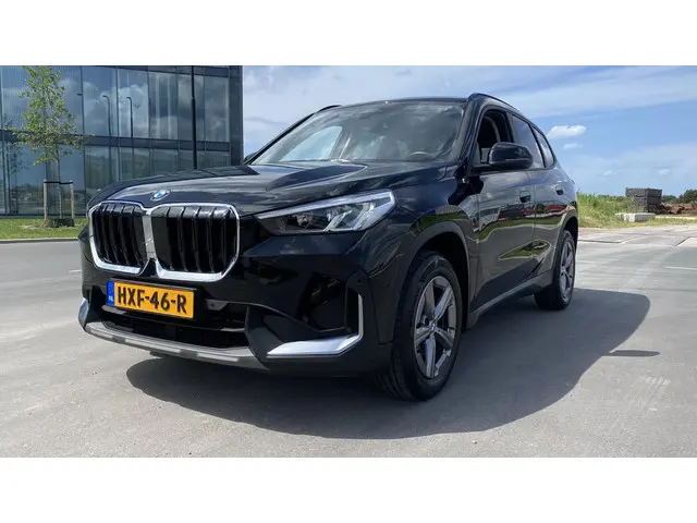 BMW X1 sDrive18i 2023 Benzine 3