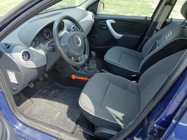 Dacia Sandero 1.2 Aniversare 2012 Benzine 10