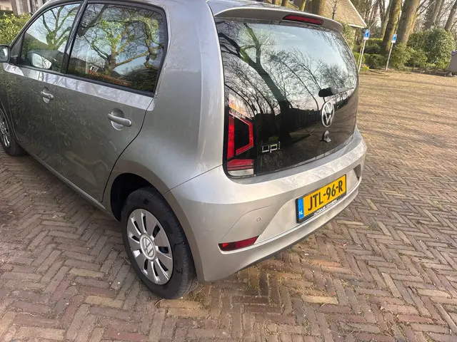 Volkswagen up! 1.0 camera/pdc/telefoon 2021 Benzine 6