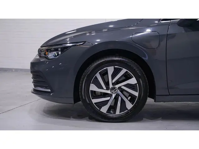 Volkswagen Golf 1.4 eHybrid Style 2022 Hybride Benzine 12