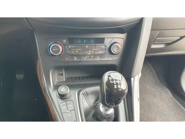 Ford Focus Wagon 1.5 TDCI Titanium 2017 Diesel 22