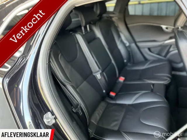 Volvo V40 2.0 T4 R-Design 2017 Benzine 28