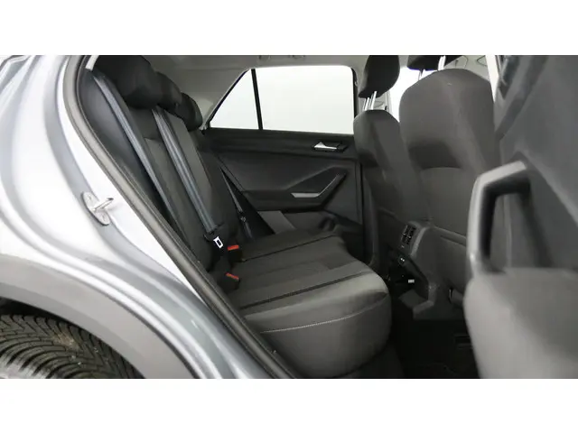 Volkswagen T-Roc 1.5 TSI 150pk Life DSG 2023 Benzine 36