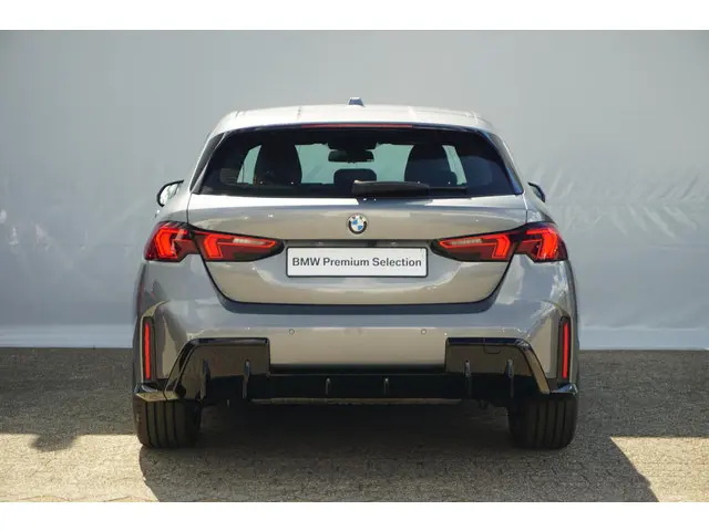 BMW 1 Serie 120 2024 Benzine 6