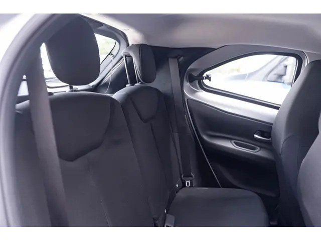 Toyota Aygo X 1.0 VVT-i MT Play 2022 Benzine 35