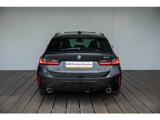 BMW 3 Serie Touring 318i 2024 Benzine 5