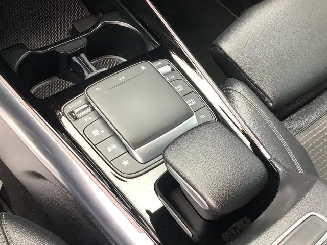 Mercedes-Benz B-Klasse 180 Premium 2020 Benzine 27