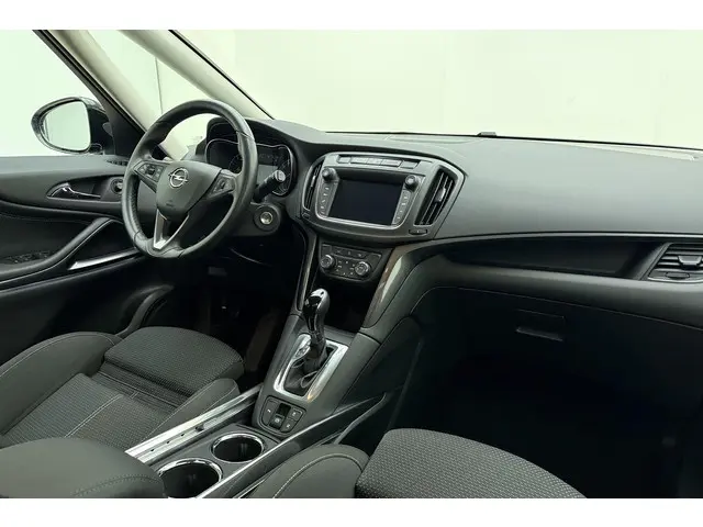 Opel Zafira 1.6 Turbo Business Executive 2017 Benzine 15