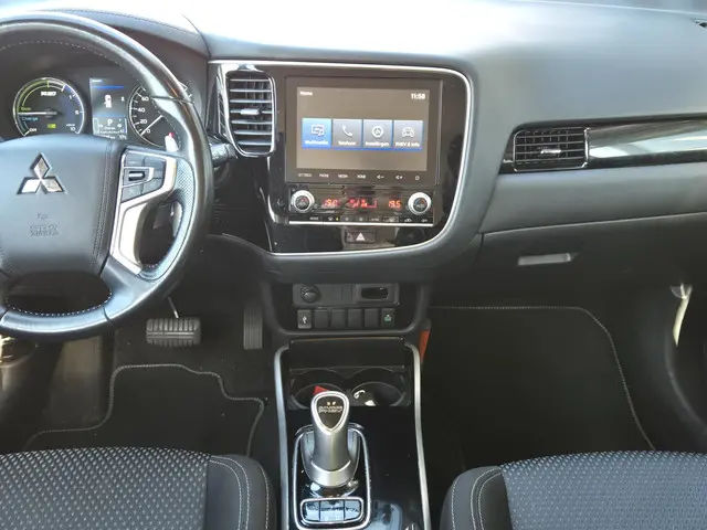 Mitsubishi Outlander 2.4 PHEV Pure+ 2020 Hybride Benzine 10