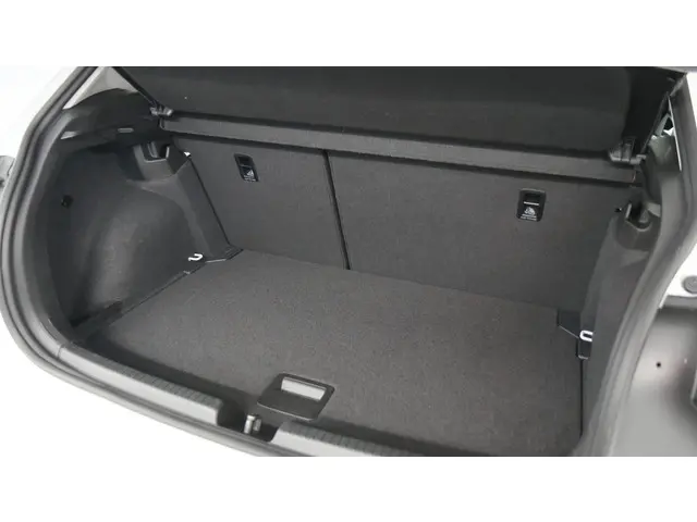 Volkswagen Polo 1.0 TSI 95pk Life Business 2024 Benzine 39