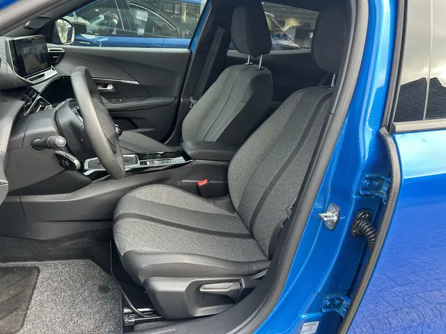 Peugeot 2008 1.2 Turbo 100PK Allure 2024 Benzine 26