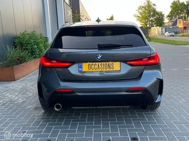 BMW 1 Serie 118i M Pack Sport NAV LED LEER 2021 Benzine 5