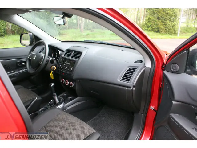 Mitsubishi ASX 1.6 Cleartec Bright 2016 Benzine 12
