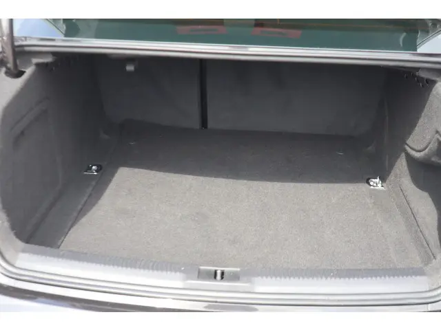 Audi A4 Limousine 1.8 TFSI Business Edition 2013 Benzine 29