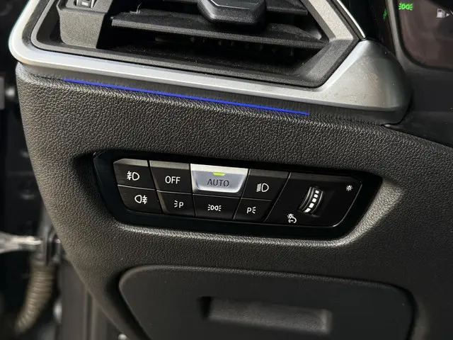 BMW 3 Serie 320i 2021 Benzine 31