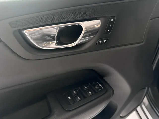 Volvo XC60 2.0 T5 Momentum 2019 Benzine 16