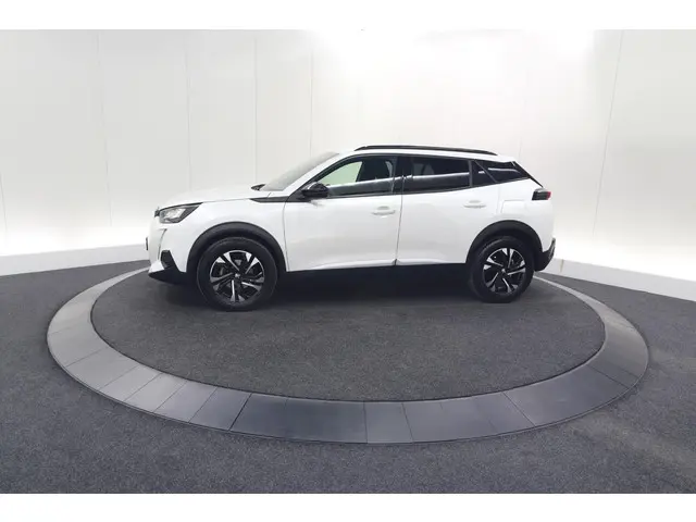 Peugeot 2008 PureTech 130 EAT8 Allure 2023 Benzine 66