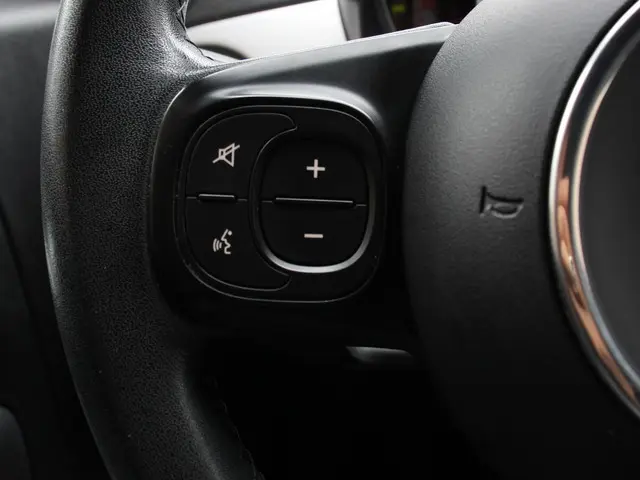 Fiat 500C 1.0 70pk Hybrid Connect 2021 Benzine 15