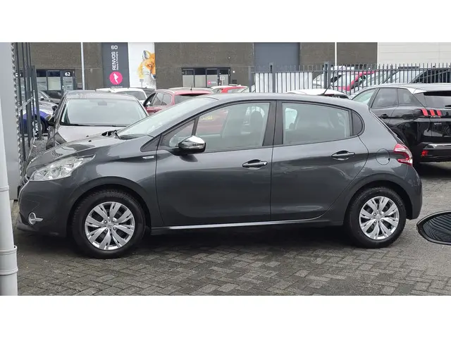 Peugeot 208 1.2 VTi Urban Soul 2013 Benzine 9