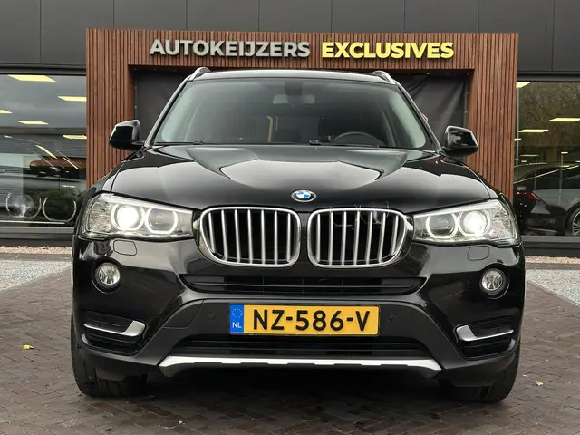BMW X3 sDrive20i Centennial High Executive 2017 Benzine 7