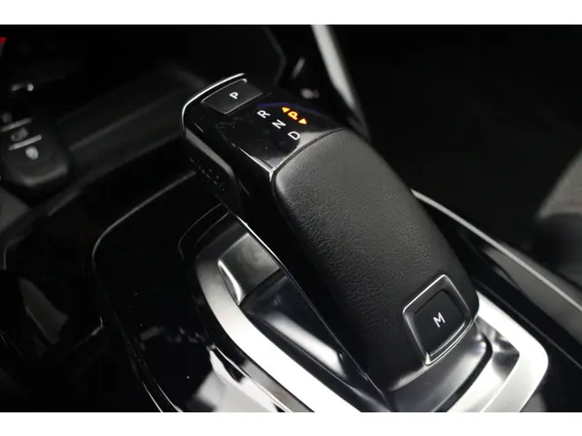 Peugeot 2008 1.2 PureTech GT-Line 2020 Benzine 18