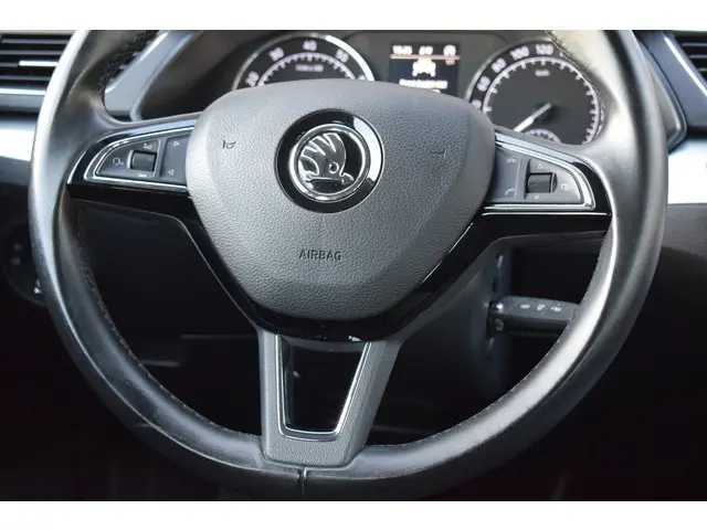 Škoda Superb Combi 1.4 TSi Ambition 2017 Benzine 16
