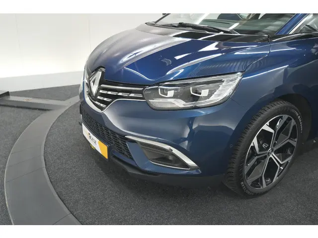 Renault Scénic TCe 140 EDC Bose 2021 Benzine 16