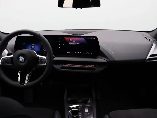 BMW 1 Serie 120 2025 Benzine 6