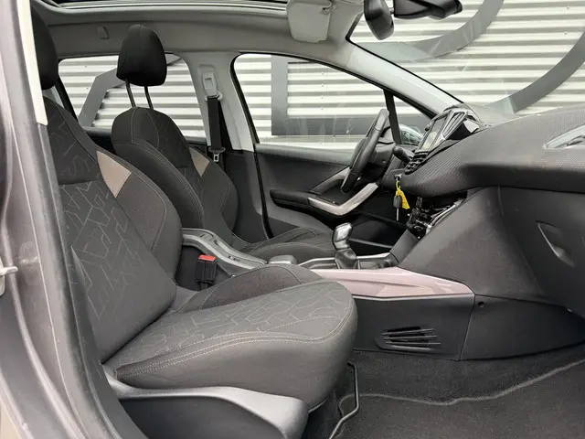 Peugeot 2008 1.2 PureTech Style 2015 Benzine 9
