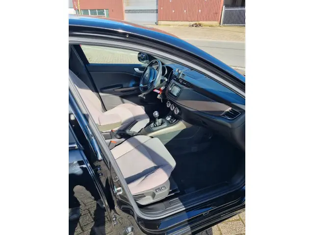 Alfa Romeo Giulietta 1.4 T Distinctive 2013 Benzine 16