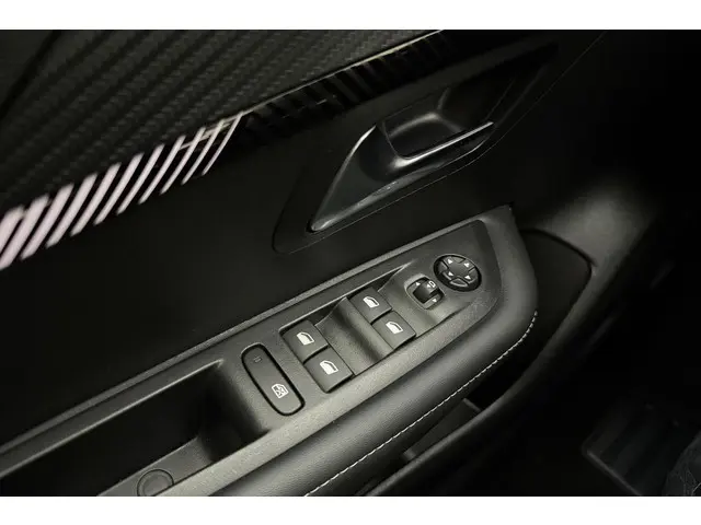 Peugeot 208 1.2T 100pk Allure 2024 Benzine 16