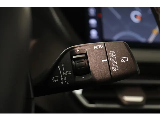 BMW 1 Serie 118i Business Edition Plus 2022 Benzine 33