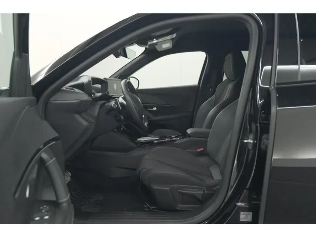Peugeot 2008 PureTech 130 EAT8 GT 2024 Benzine 28