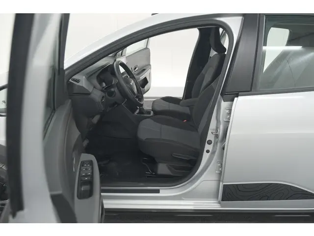 Dacia Sandero Stepway TCe 90 Extreme 2024 Benzine 33